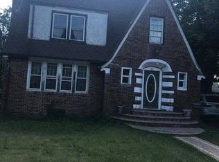 44 Cedar Ave, Patchogue, NY 11772
