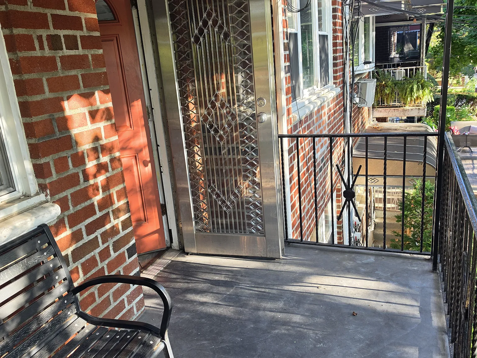 3 bed, 1236 sqft, $3,500 — Photo 2