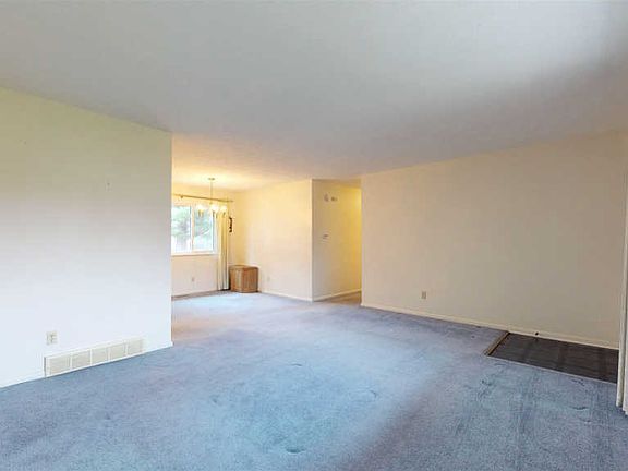 5th image of 1518 Crestwood Ln