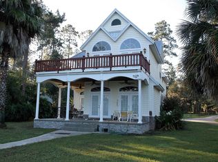 221 Riley Lake Dr, Hawthorne, FL 32640