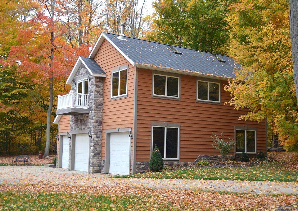 2nd image of 1796 Fox Hollow Ln