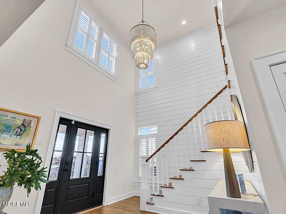 4th image of 208 Salem Avenue