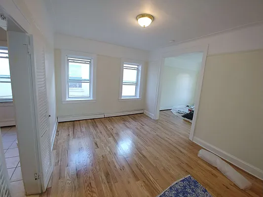 Rented by Halvatzis Realty | media 31