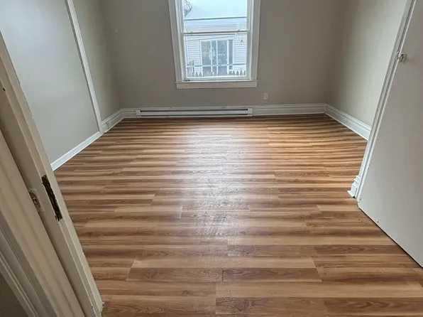 605 E 9th Ave APT 1, Tarentum, PA 15084