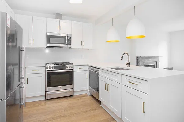 Rented by Living New York | media 13