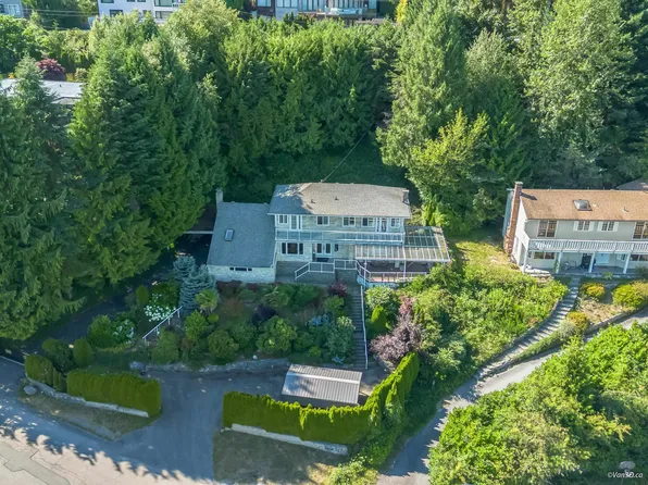 661 Andover Cres, West Vancouver, BC V7S 1Y4