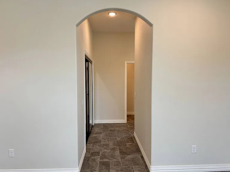 8 Gilbert Rd — Photo 39