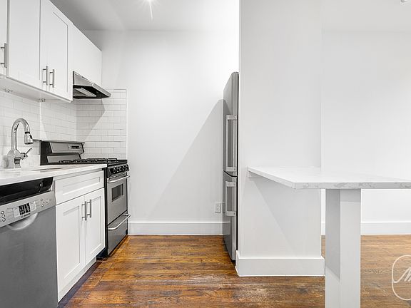 3rd image of 456 W 22nd St APT 4C