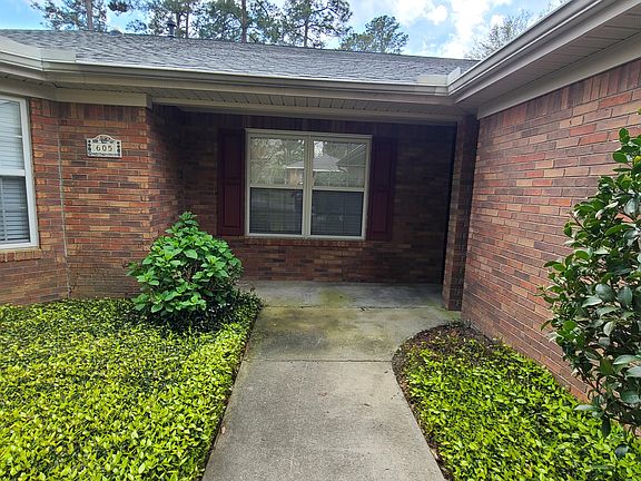 4th image of 605 Clarendon Pl