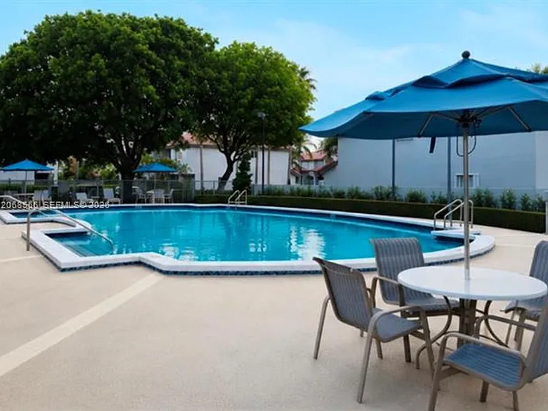 5042 NW 114th Ct #Townhouse 5042 — Photo 3