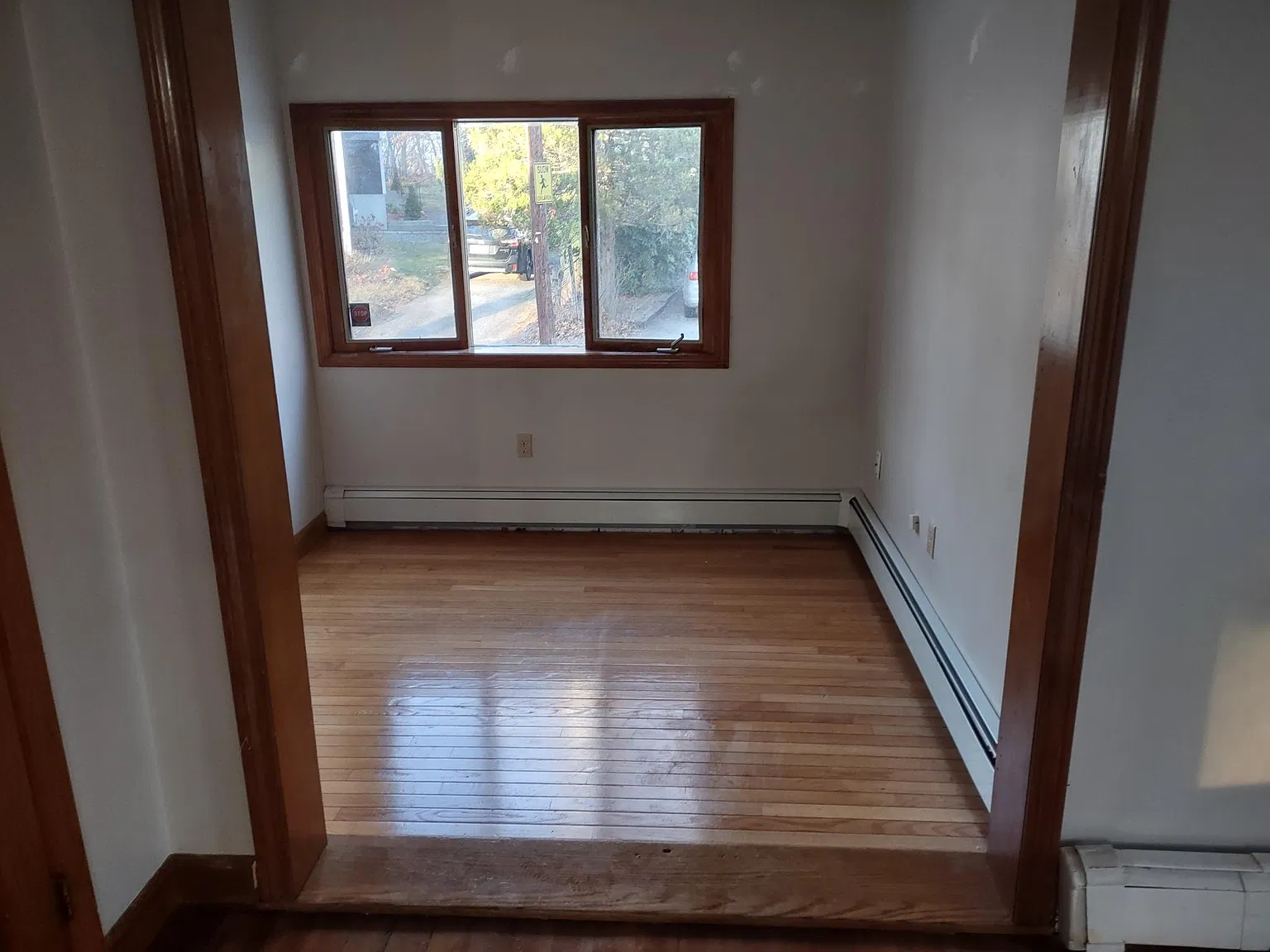 3 bed, 1.5 bath, 1200 sqft, $2,100 — Photo 3