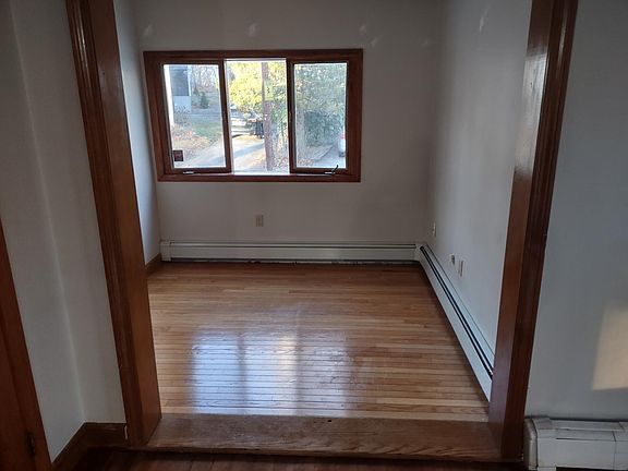 3rd image of 9 Woodland Ct #9