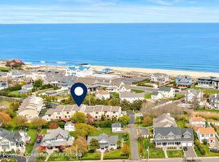 23 Meredith Ct, Monmouth Beach, NJ 07750