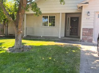 937 Highbury Dr, Medford, OR 97501