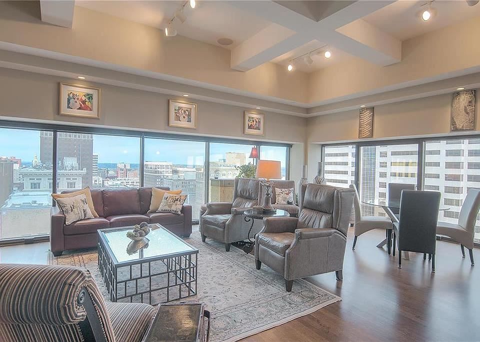 1st image of 1101 Walnut St Unit 1303