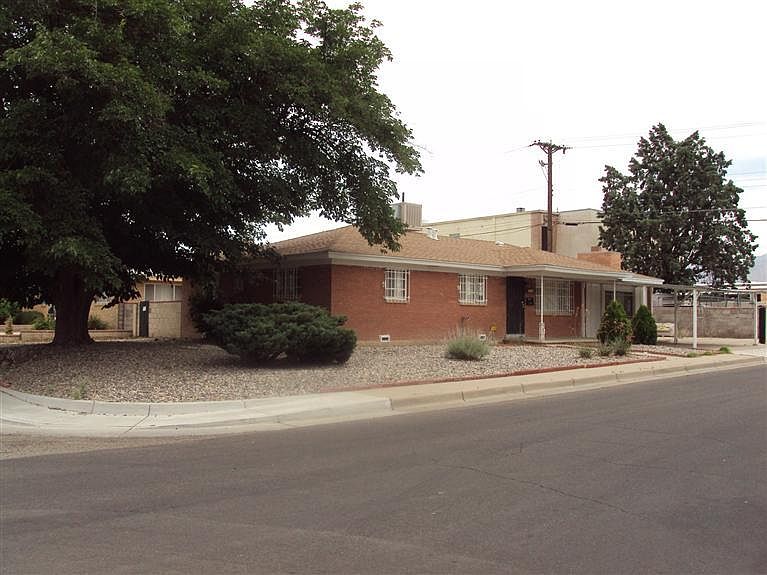1st image of 800 Cagua Dr NE