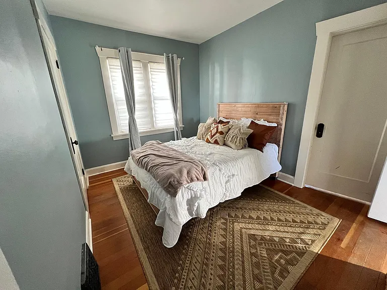 215 S 15th Ave — Photo 3