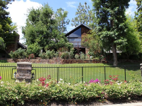 4301 Flintridge Dr