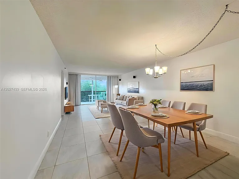 3300 W Rolling Hills Cir #509 — Photo 2