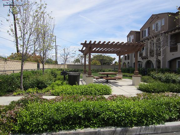 5th image of 22919 Mariposa Ave Unit 404
