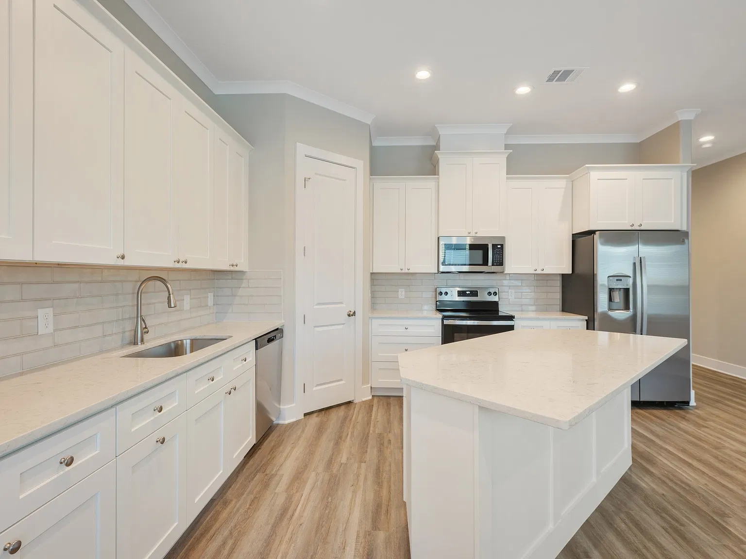 222 Tee Dr — Photo 4