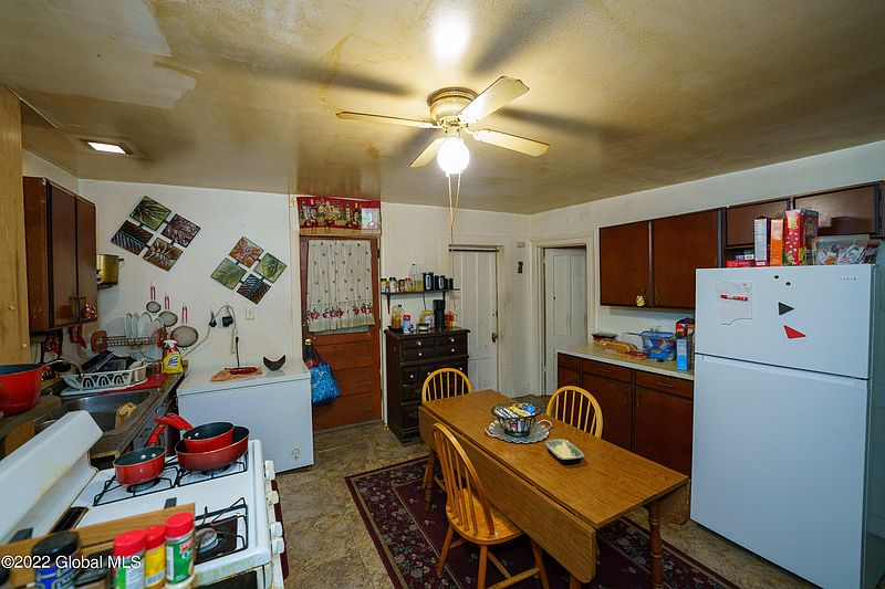 3rd image of 269 Elk Street