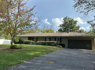 560 Renehale Dr, Ballwin, MO 63011