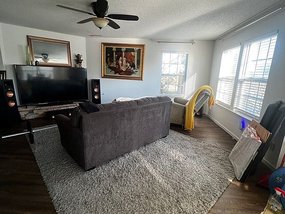 3rd image of 9133 Bayview Cir