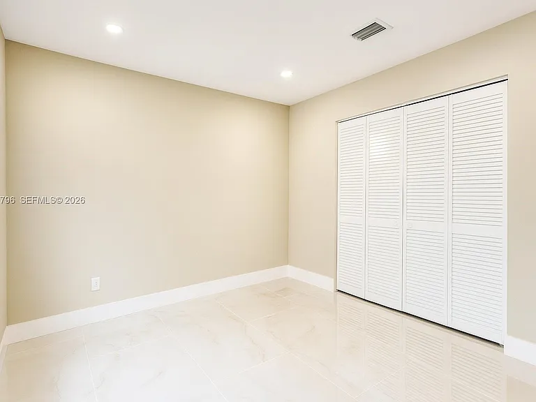 1399 NE 38th St — Photo 28