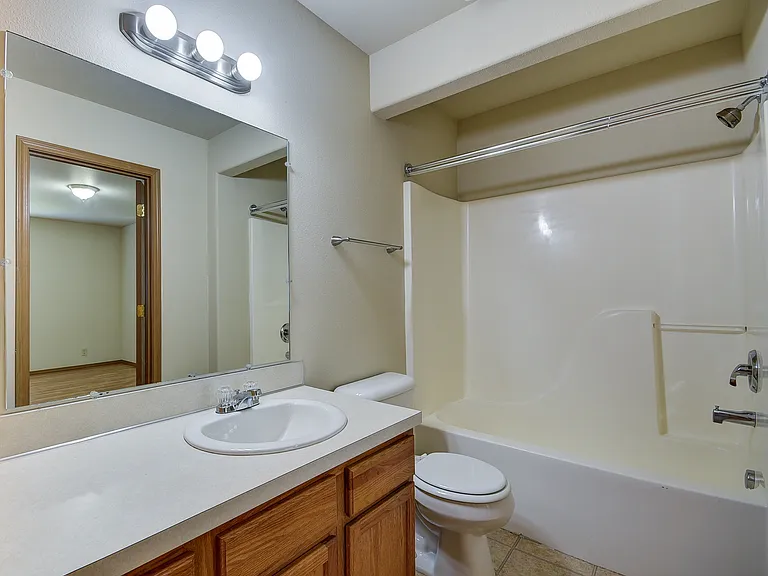M0833 Arbor Terrace Condo's — Photo 16
