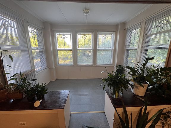 3rd image of 645 N Lombard Ave #2-S