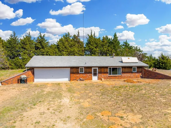 1434 NE 10th St, Stafford, KS 67578