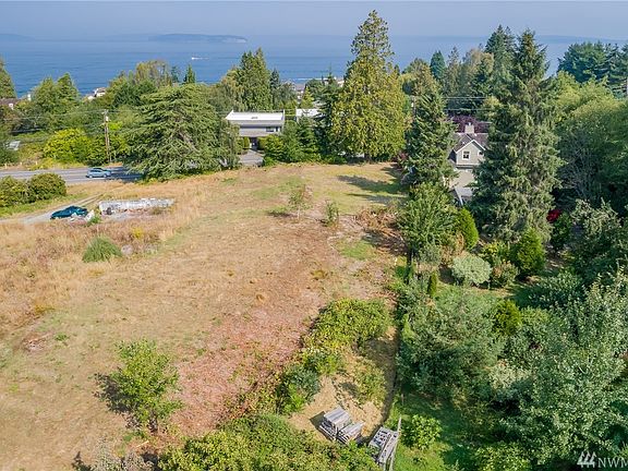 2nd image of 36 Mukilteo Blvd