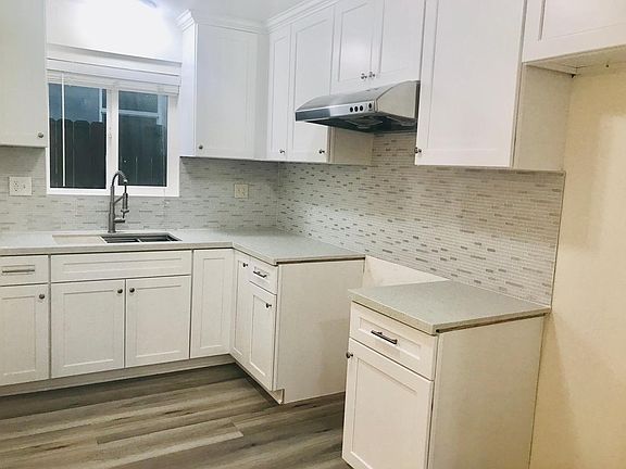 4th image of 145 N 12th St APT B