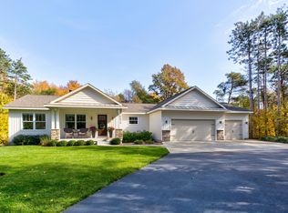9370 Red Pine Trl, West Olive, MI 49460