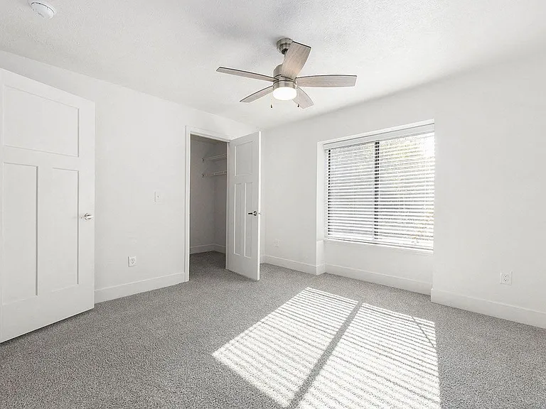 Byron Lakes Apartments — Photo 55