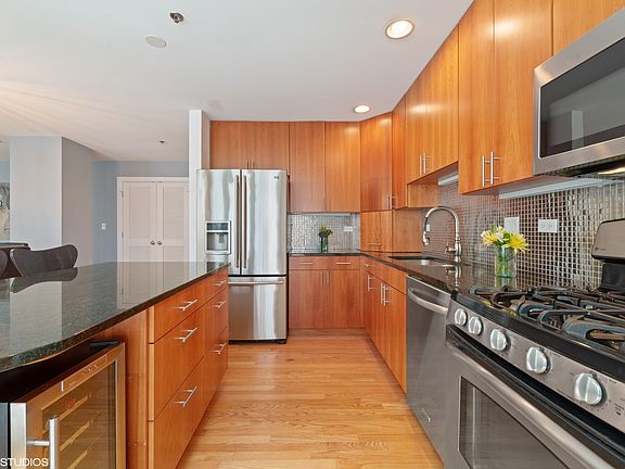 3rd image of 400 N Orleans St #2A