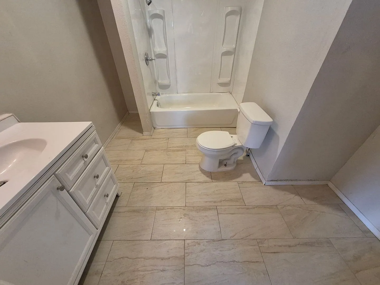 312 S Moore — Photo 3