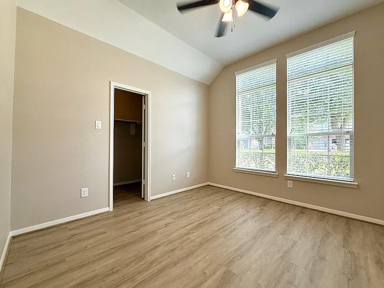 8139 Edenwood Dr — Photo 4
