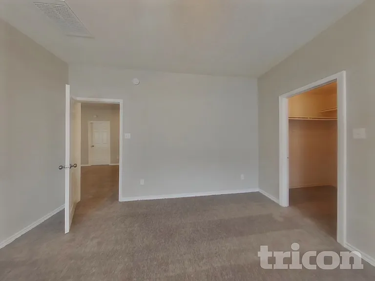 25402 Holyoke Ln — Photo 7