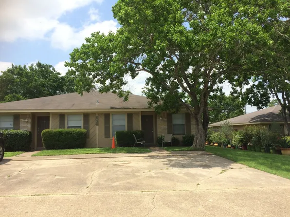 3611 Comanche Dr, Bryan, TX 77802