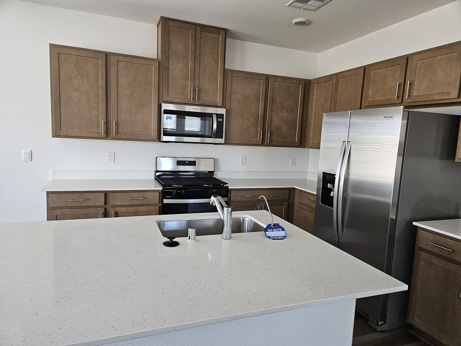 4 bed, 1872 sqft, $2,600 — Photo 2