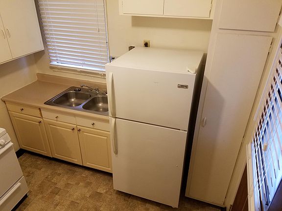 4th image of 9921 Ramona St APT 4