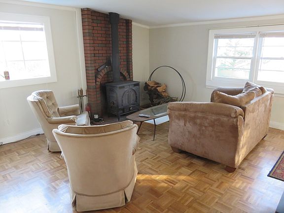 4th image of 132 Huguenot Dr
