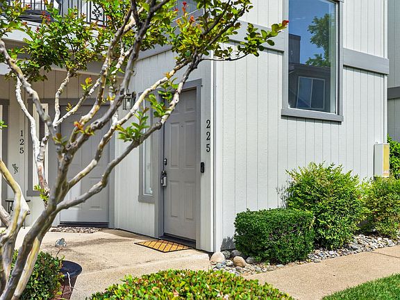 3rd image of 425 Ridgecrest Trl #225