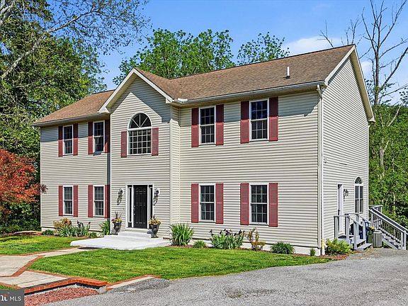 2nd image of 7 Kathleen Dr