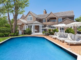 104 Brennans Moor, Water Mill, NY 11976
