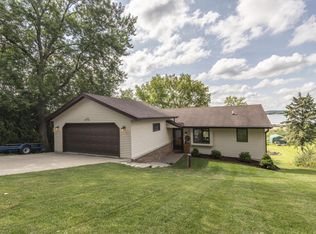 N39W27383 Hillside Grove Rd, Pewaukee, WI 53072