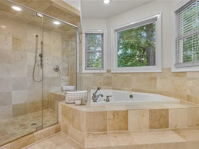 1377 Hawaiian Dr — Photo 29