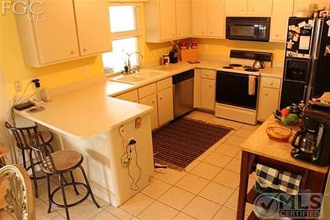 3rd image of 2136 SE 8th Pl